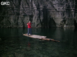 Essai de navigation locale dans la Grotte résurgence de Yanzidong 燕子洞 (Xiantang 羡塘镇, Huishui 惠水, Guizhou 贵州省, Qiannan 黔南, Chine 中国).