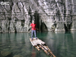 Essai de navigation locale dans la Grotte résurgence de Yanzidong 燕子洞 (Xiantang 羡塘镇, Huishui 惠水, Guizhou 贵州省, Qiannan 黔南, Chine 中国).