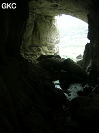 La grotte-tunnel de Qilongdong 骑龙洞 (Xiantang 羡塘镇, Huishui 惠水, Guizhou 贵州省, Qiannan 黔南, Chine 中国).
