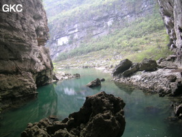 La grotte-tunnel de Qilongdong 骑龙洞 (Xiantang 羡塘镇, Huishui 惠水, Guizhou 贵州省, Qiannan 黔南, Chine 中国).