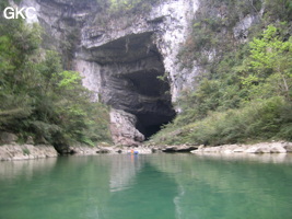 Le porche d'entrée de la grotte-perte de Wengdaxiadong 翁达下洞 (Xiantang 羡塘镇, Huishui 惠水, Guizhou 贵州省, Qiannan 黔南, Chine 中国).