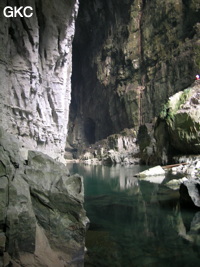 Grotte résurgence de Yanzidong 燕子洞 (Xiantang 羡塘镇, Huishui 惠水, Guizhou 贵州省, Qiannan 黔南, Chine 中国).