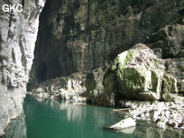 Grotte résurgence de Yanzidong 燕子洞 (Xiantang 羡塘镇, Huishui 惠水, Guizhou 贵州省, Qiannan 黔南, Chine 中国).