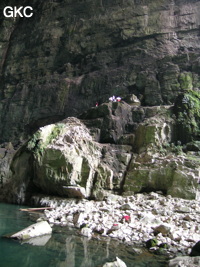 Grotte résurgence de Yanzidong 燕子洞 (Xiantang 羡塘镇, Huishui 惠水, Guizhou 贵州省, Qiannan 黔南, Chine 中国).