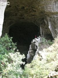 La grotte tunnel fossile de Fuxidong  伏屣洞 (Xiantang 羡塘镇, Huishui 惠水, Guizhou 贵州省, Qiannan 黔南, Chine 中国).