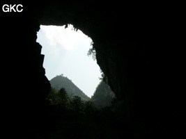 La grotte tunnel fossile de Fuxidong  伏屣洞 (Xiantang 羡塘镇, Huishui 惠水, Guizhou 贵州省, Qiannan 黔南, Chine 中国).