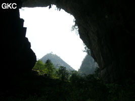 La grotte tunnel fossile de Fuxidong  伏屣洞 (Xiantang 羡塘镇, Huishui 惠水, Guizhou 贵州省, Qiannan 黔南, Chine 中国).