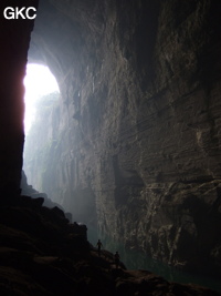 Grotte résurgence de Yanzidong 燕子洞 (Xiantang 羡塘镇, Huishui 惠水, Guizhou 贵州省, Qiannan 黔南, Chine 中国).