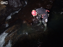 La rivière dans la grotte de Xiangshuidong 响水洞 (Fuyan 桴焉, Zheng'an 正安, Zunyi Shi 遵义市, Guizhou 贵州省, Chine)