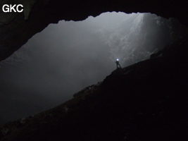 En bas du puits d'entrée de la grotte de Xiangshuidong 响水洞 (Fuyan 桴焉, Zheng'an 正安, Zunyi Shi 遵义市, Guizhou 贵州省, Chine)