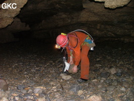 Topographie dans la Grotte de Laoyingdong 老鹰洞 (Suiyang 绥阳, Zunyi 遵义市, Guizhou 贵州省, Chine 中国).