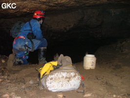 Grotte de Laoyingdong 老鹰洞 (Suiyang 绥阳, Zunyi 遵义市, Guizhou 贵州省, Chine 中国).