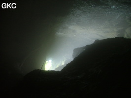 Le puits d'entrée de la Grotte de Laoyingdong 老鹰洞 (Suiyang 绥阳, Zunyi 遵义市, Guizhou 贵州省, Chine 中国).