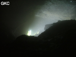 Le puits d'entrée de la Grotte de Laoyingdong 老鹰洞 (Suiyang 绥阳, Zunyi 遵义市, Guizhou 贵州省, Chine 中国).