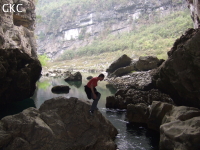 La grotte-tunnel de Qilongdong 骑龙洞 (Xiantang 羡塘镇, Huishui 惠水, Guizhou 贵州省, Qiannan 黔南, Chine 中国).