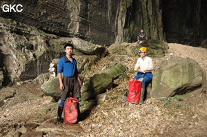 Grotte résurgence de Yanzidong 燕子洞 (Xiantang 羡塘镇, Huishui 惠水, Guizhou 贵州省, Qiannan 黔南, Chine 中国).