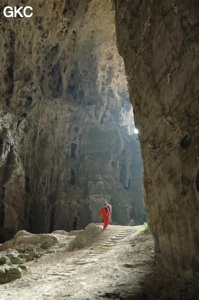 Topographie au décamètre dans la grotte tunnel de Fuxidong  伏屣洞 (Xiantang 羡塘镇, Huishui 惠水, Guizhou 贵州省, Qiannan 黔南, Chine 中国).