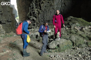 Topographie dans la Grotte tunnel de Fuxidong  伏屣洞 (Xiantang 羡塘镇, Huishui 惠水, Guizhou 贵州省, Qiannan 黔南, Chine 中国).