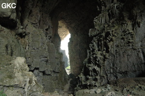 Grotte tunnel de Fuxidong  伏屣洞 (Xiantang 羡塘镇, Huishui 惠水, Guizhou 贵州省, Qiannan 黔南, Chine 中国).