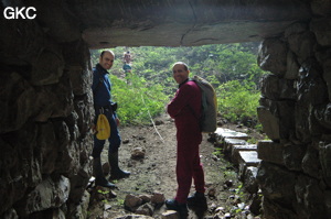 Grotte tunnel de Fuxidong  伏屣洞 (Xiantang 羡塘镇, Huishui 惠水, Guizhou 贵州省, Qiannan 黔南, Chine 中国).