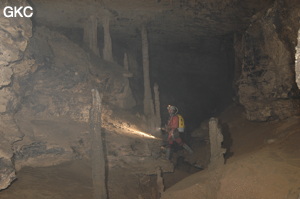 Grotte de Laoyingdong 老鹰洞 (Suiyang 绥阳, Zunyi 遵义市, Guizhou 贵州省, Chine 中国).