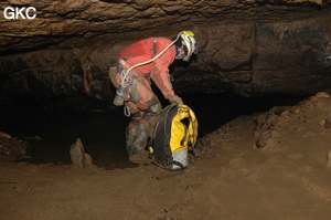 Grotte de Laoyingdong 老鹰洞 (Suiyang 绥阳, Zunyi 遵义市, Guizhou 贵州省, Chine 中国).