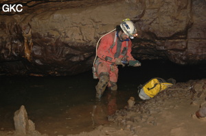 Grotte de Laoyingdong 老鹰洞 (Suiyang 绥阳, Zunyi 遵义市, Guizhou 贵州省, Chine 中国).