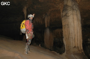 Grotte de Laoyingdong 老鹰洞 (Suiyang 绥阳, Zunyi 遵义市, Guizhou 贵州省, Chine 中国).