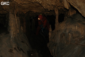 Grotte de Laoyingdong 老鹰洞 (Suiyang 绥阳, Zunyi 遵义市, Guizhou 贵州省, Chine 中国).