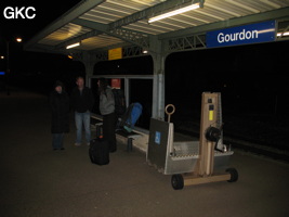 Gare de Gourdon , Christine Magot c'est le début du long voyage vers la Chine.