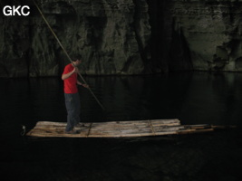 Essai de navigation locale dans la Grotte résurgence de Yanzidong 燕子洞 (Xiantang 羡塘镇, Huishui 惠水, Guizhou 贵州省, Qiannan 黔南, Chine 中国).