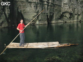 Essai de navigation locale dans la Grotte résurgence de Yanzidong 燕子洞 (Xiantang 羡塘镇, Huishui 惠水, Guizhou 贵州省, Qiannan 黔南, Chine 中国).