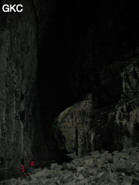 Grotte résurgence de Yanzidong 燕子洞 (Xiantang 羡塘镇, Huishui 惠水, Guizhou 贵州省, Qiannan 黔南, Chine 中国).