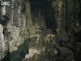 Grotte résurgence de Yanzidong 燕子洞 (Xiantang 羡塘镇, Huishui 惠水, Guizhou 贵州省, Qiannan 黔南, Chine 中国).