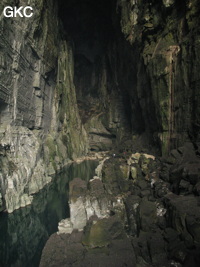 Grotte résurgence de Yanzidong 燕子洞 (Xiantang 羡塘镇, Huishui 惠水, Guizhou 贵州省, Qiannan 黔南, Chine 中国).