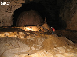 Grotte de Wengdaxiadong 翁达下洞 (Xiantang 羡塘镇, Huishui 惠水, Guizhou 贵州省, Qiannan 黔南, Chine 中国).