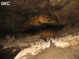 Grotte de Wengdaxiadong 翁达下洞 (Xiantang 羡塘镇, Huishui 惠水, Guizhou 贵州省, Qiannan 黔南, Chine 中国).