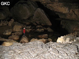 Grotte de Wengdaxiadong 翁达下洞 (Xiantang 羡塘镇, Huishui 惠水, Guizhou 贵州省, Qiannan 黔南, Chine 中国).