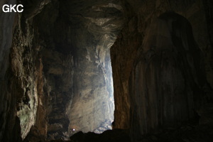 Grotte résurgence de Yanzidong 燕子洞 (Xiantang 羡塘镇, Huishui 惠水, Guizhou 贵州省, Qiannan 黔南, Chine 中国).