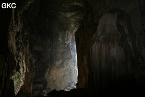 Grotte résurgence de Yanzidong 燕子洞 (Xiantang 羡塘镇, Huishui 惠水, Guizhou 贵州省, Qiannan 黔南, Chine 中国).