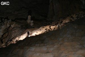 Grotte résurgence de Yanzidong 燕子洞 (Xiantang 羡塘镇, Huishui 惠水, Guizhou 贵州省, Qiannan 黔南, Chine 中国).