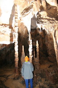 Grotte résurgence de Yanzidong 燕子洞 (Xiantang 羡塘镇, Huishui 惠水, Guizhou 贵州省, Qiannan 黔南, Chine 中国).