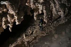 Grotte résurgence de Yanzidong 燕子洞 (Xiantang 羡塘镇, Huishui 惠水, Guizhou 贵州省, Qiannan 黔南, Chine 中国).