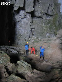 Grotte tunnel de Fuxidong  伏屣洞 (Xiantang 羡塘镇, Huishui 惠水, Guizhou 贵州省, Qiannan 黔南, Chine 中国).