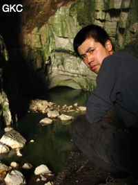 Grotte résurgence de Yanzidong 燕子洞 (Xiantang 羡塘镇, Huishui 惠水, Guizhou 贵州省, Qiannan 黔南, Chine 中国).