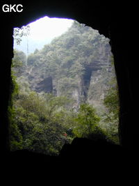 Le porche nord de Dadong 大洞 permet d'accéder à Dadongtiankeng 大洞天坑 (Wenquan, Suiyang 绥阳, Zunyi 遵义市, Guizhou 贵州省, Chine)